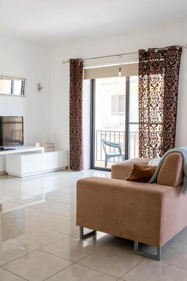 Spacious 3-Bedroom Apartment 30 Seconds From Sea Marsaskala Buitenkant foto