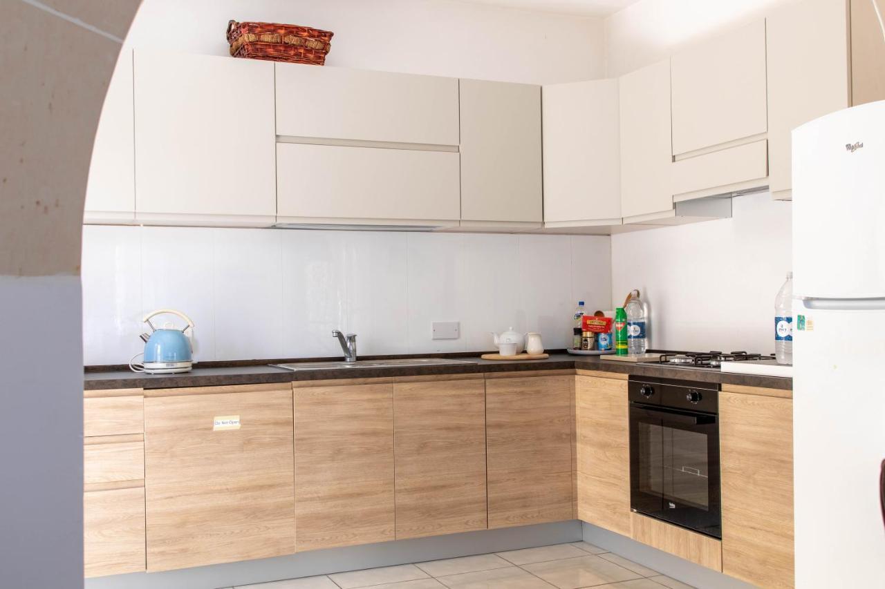 Spacious 3-Bedroom Apartment 30 Seconds From Sea Marsaskala Buitenkant foto