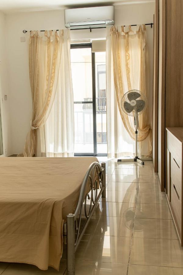 Spacious 3-Bedroom Apartment 30 Seconds From Sea Marsaskala Buitenkant foto